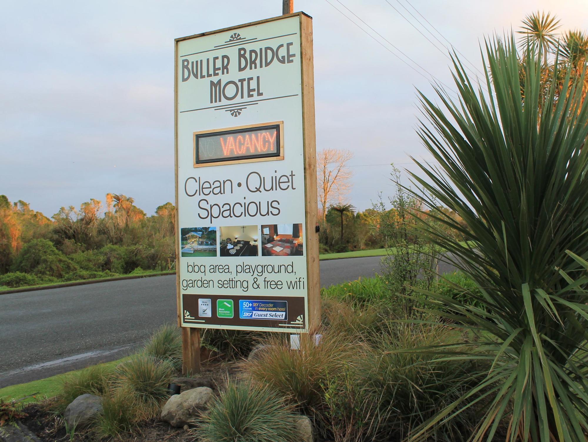 Buller Bridge Motel Westport Kültér fotó